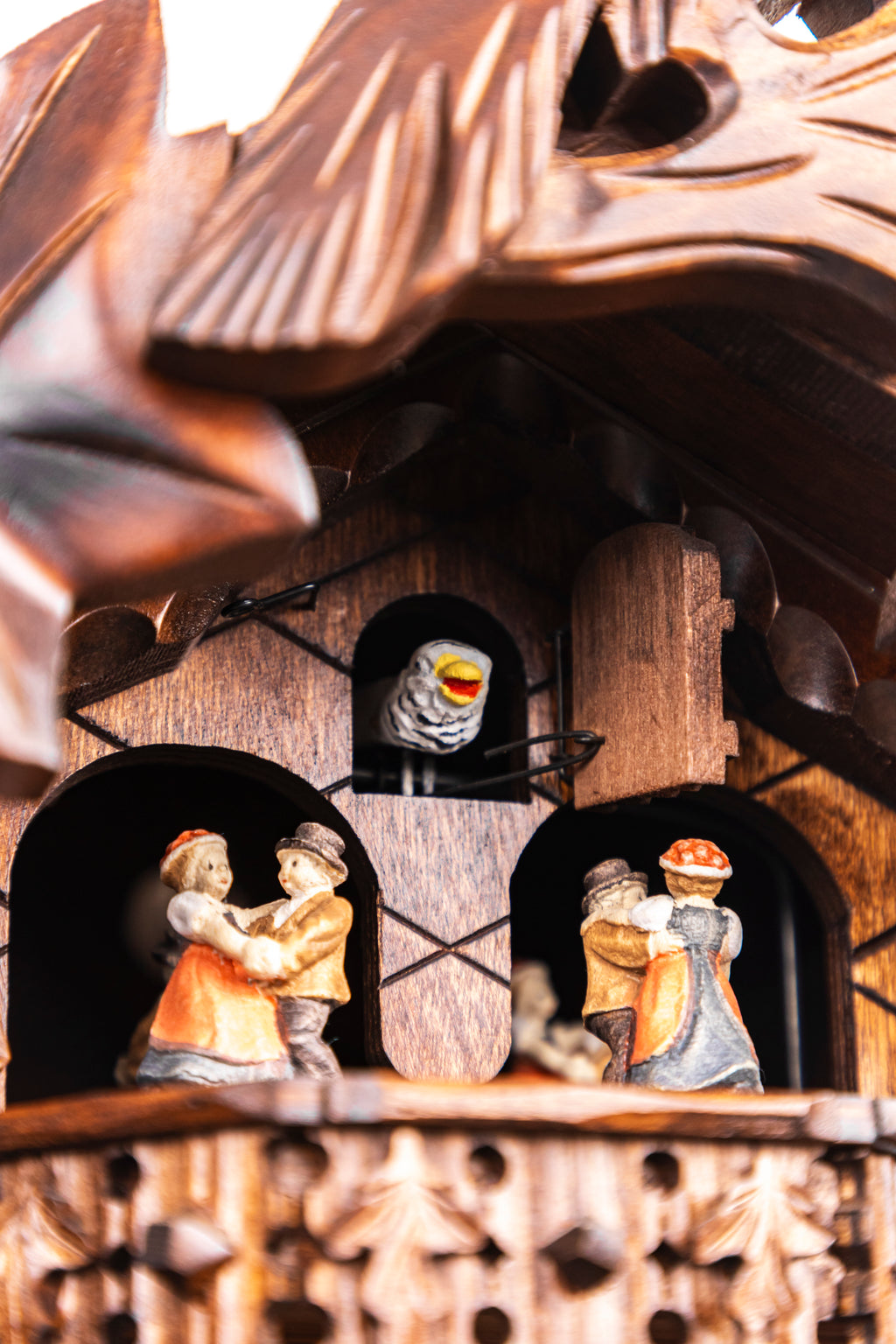 KM 15 - 5 Leaves , 2 Birds with Turning Dancers