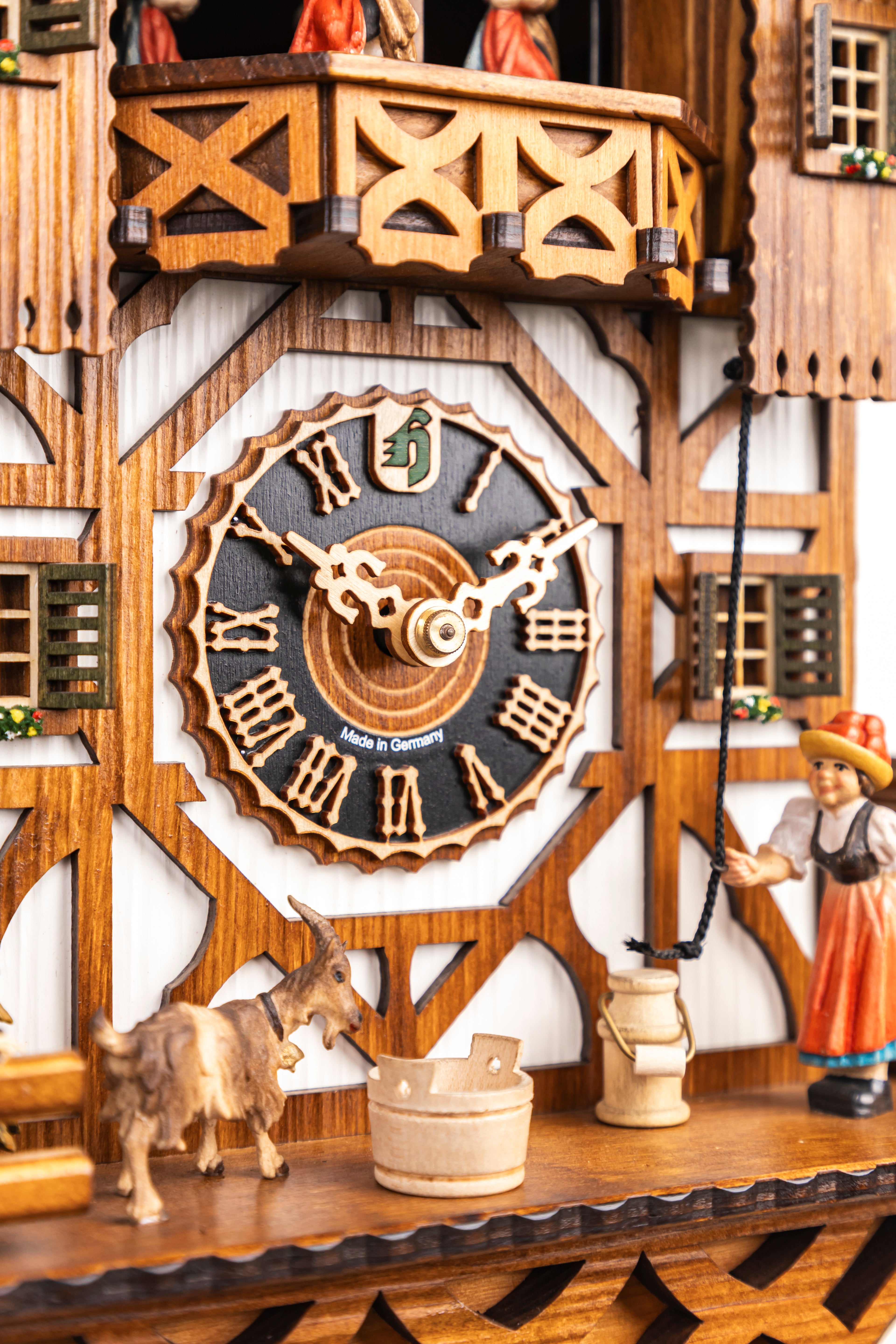 KM 16 - Blackforest Women with Turning Dancers