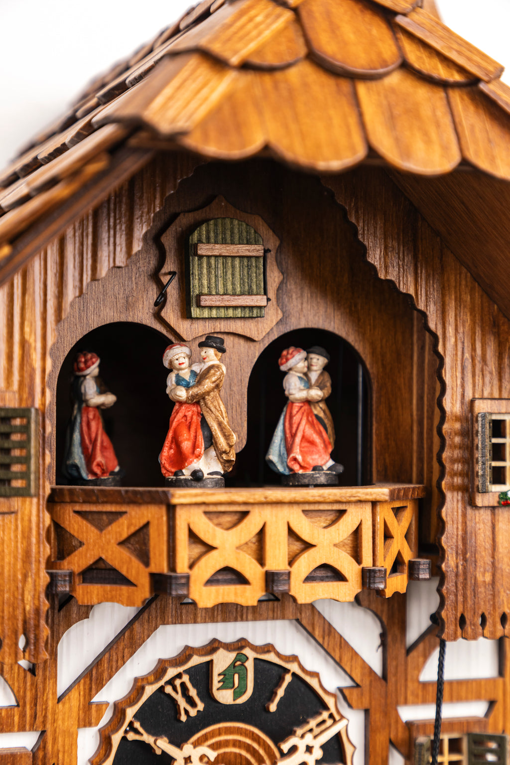 KM 16 - Blackforest Women with Turning Dancers