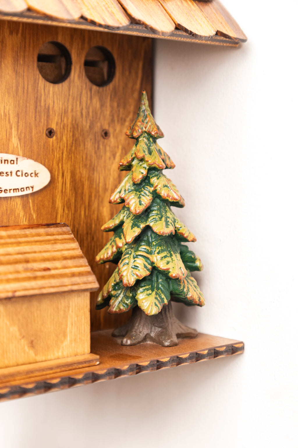 KM 16 - Blackforest Women with Turning Dancers