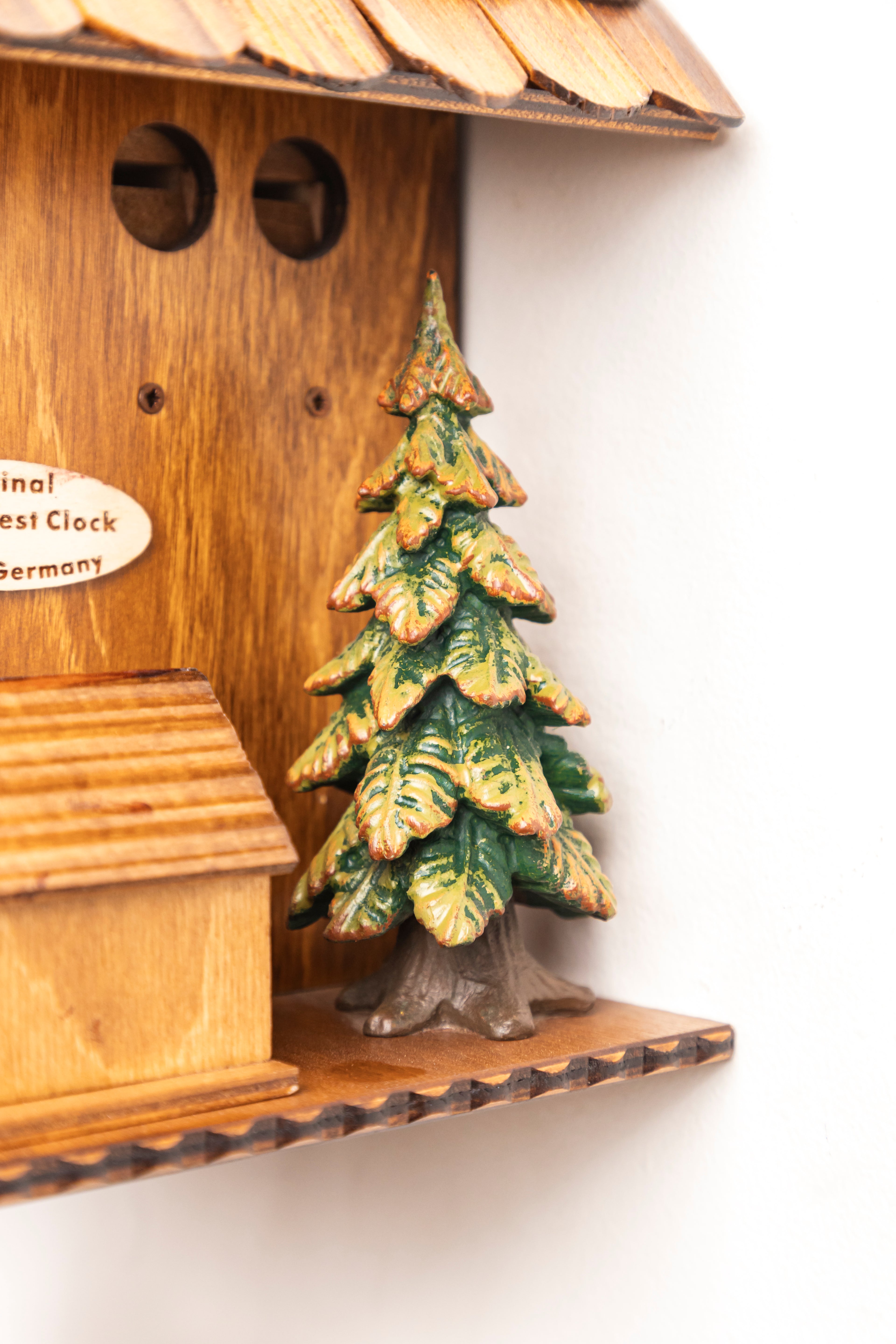 KM 16 - Blackforest Women with Turning Dancers