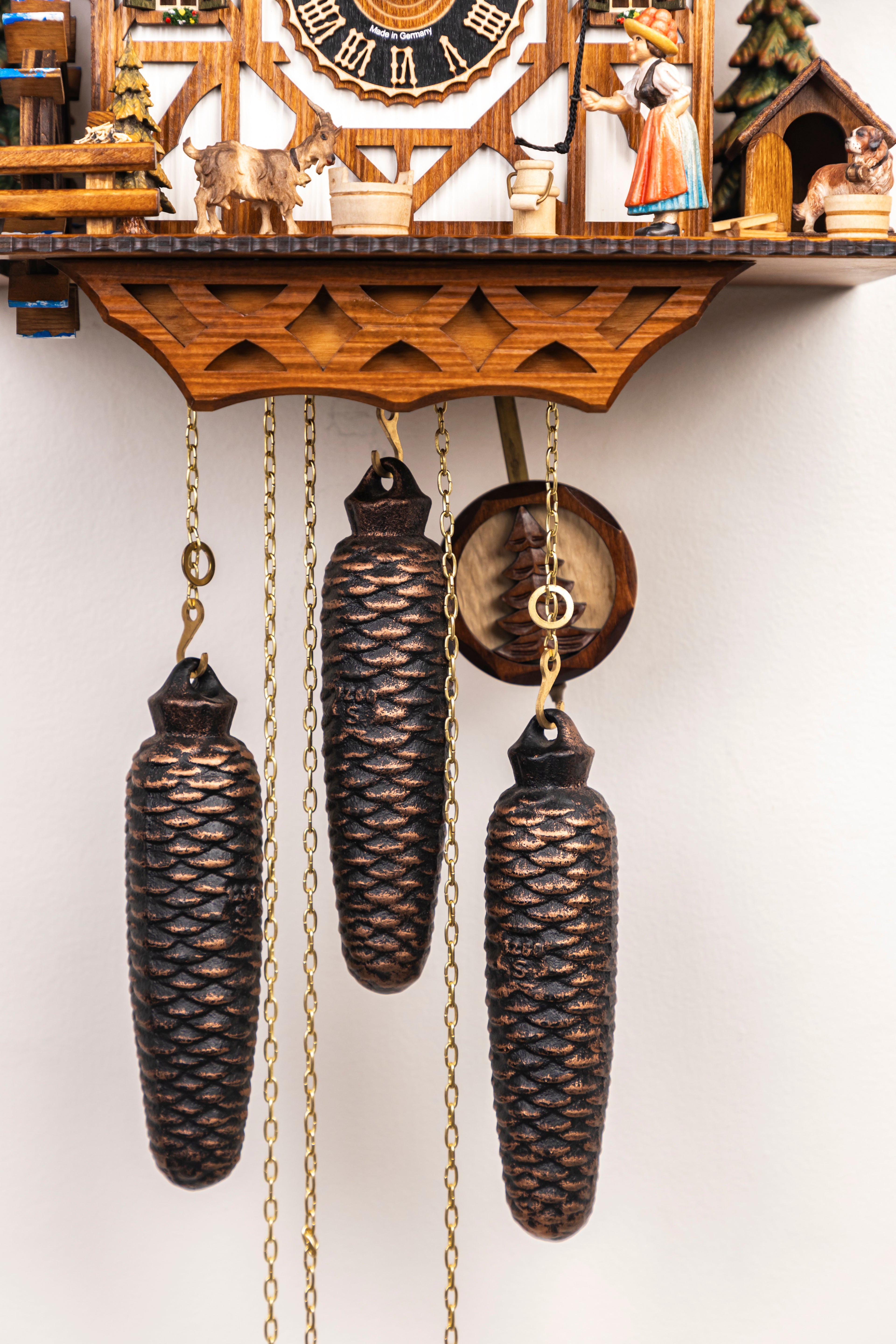 KM 16 - Blackforest Women with Turning Dancers