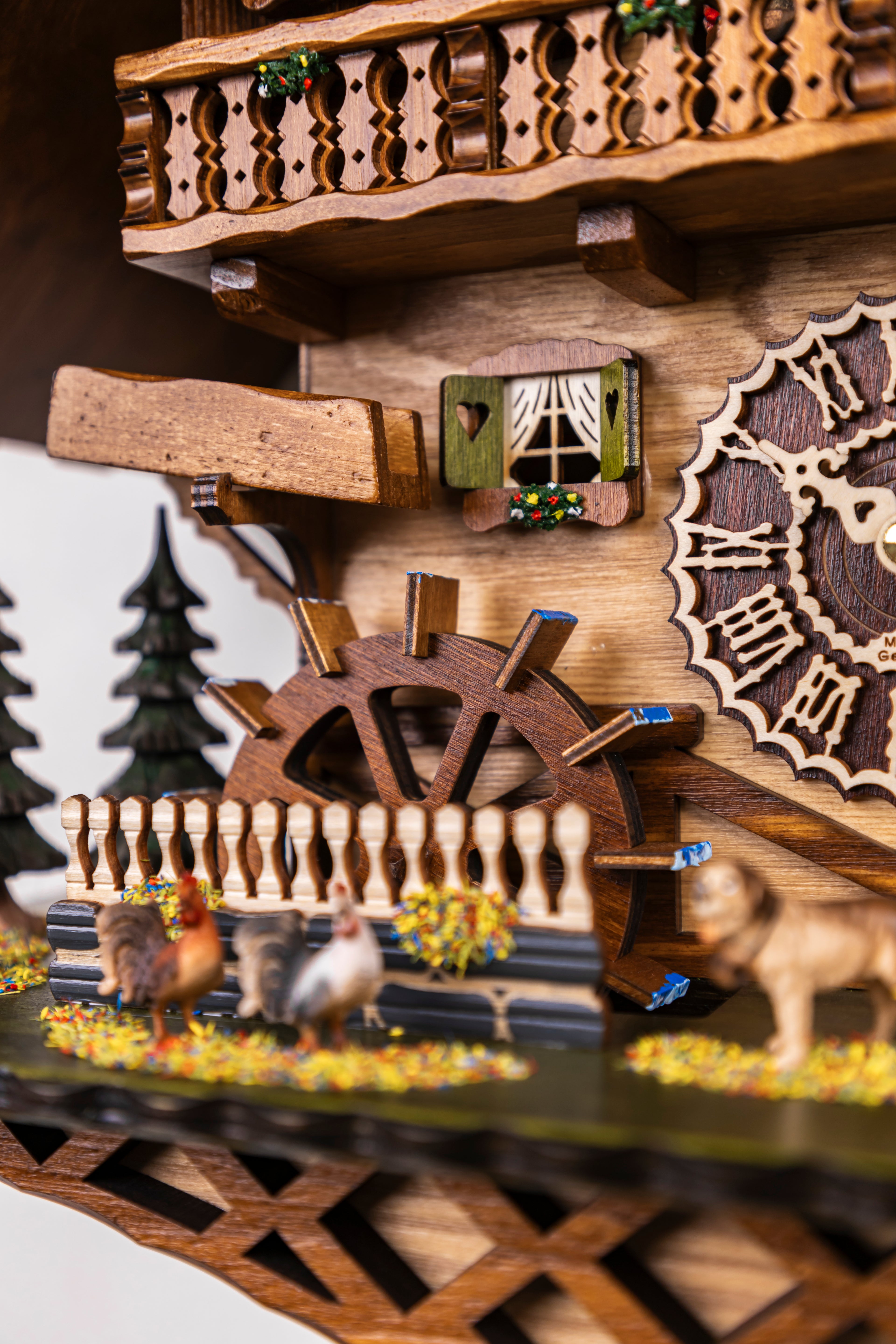 KQ 33 - Wood Cutter with Lady