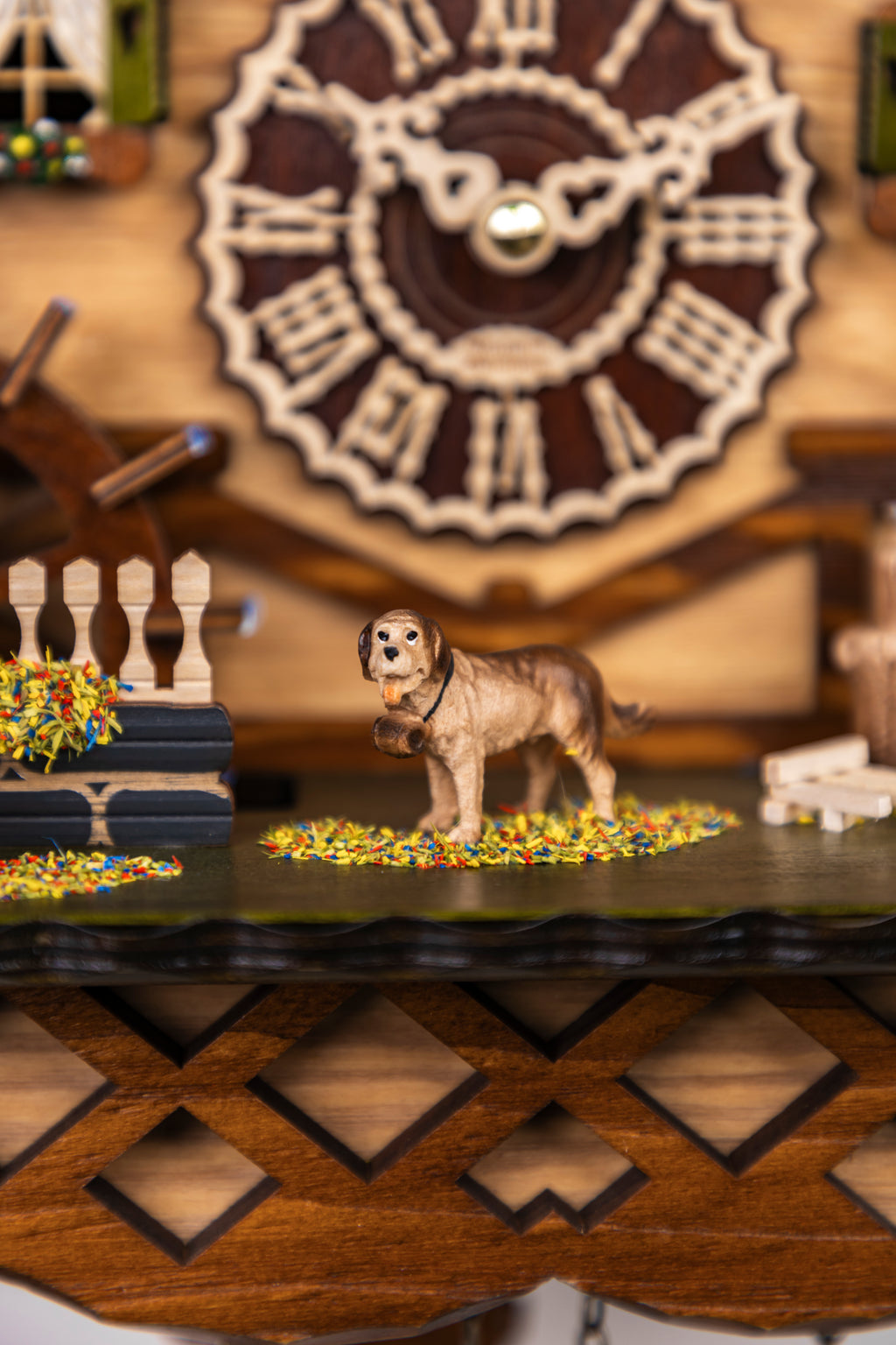 KQ 33 - Wood Cutter with Lady