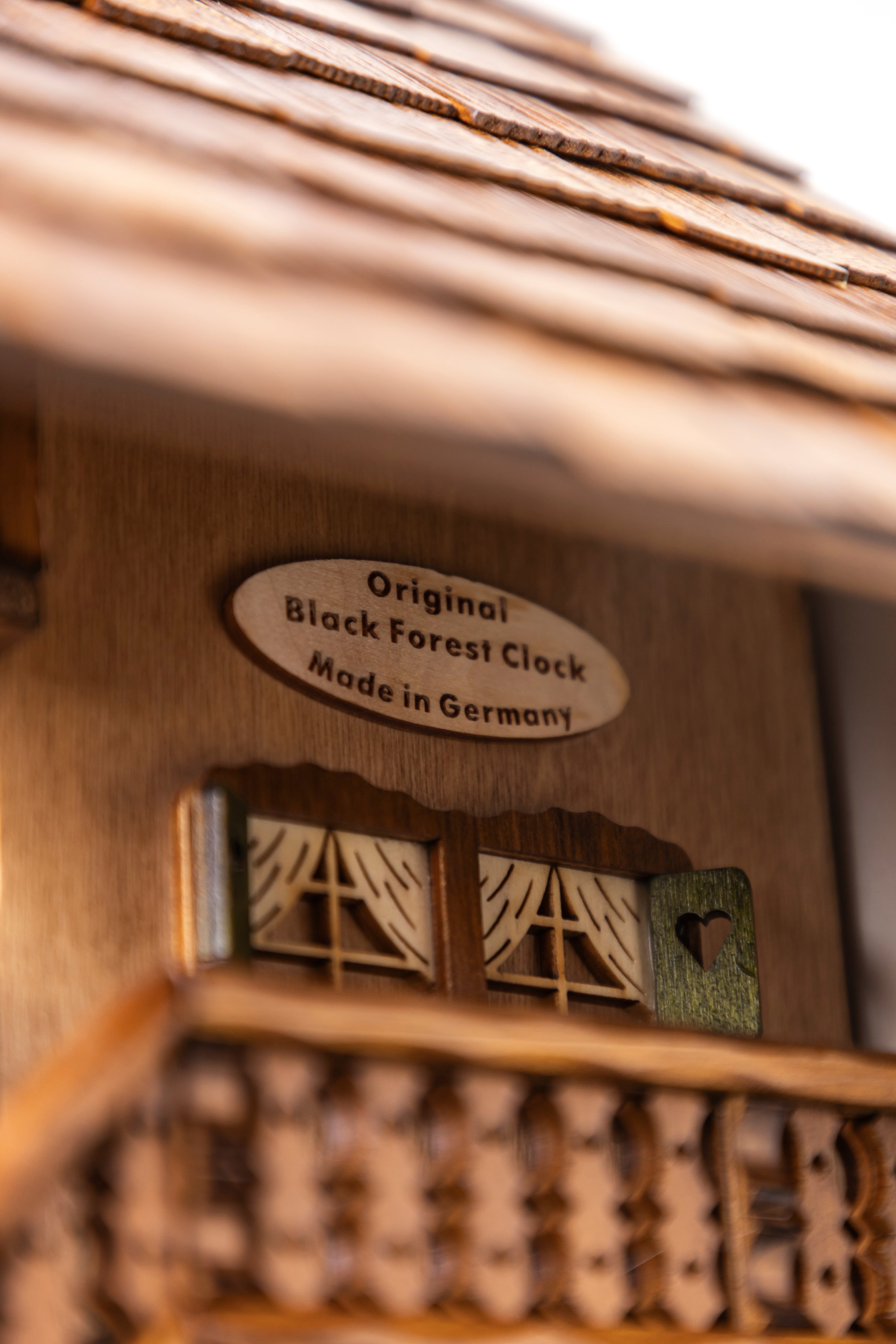 KQ 33 - Wood Cutter with Lady