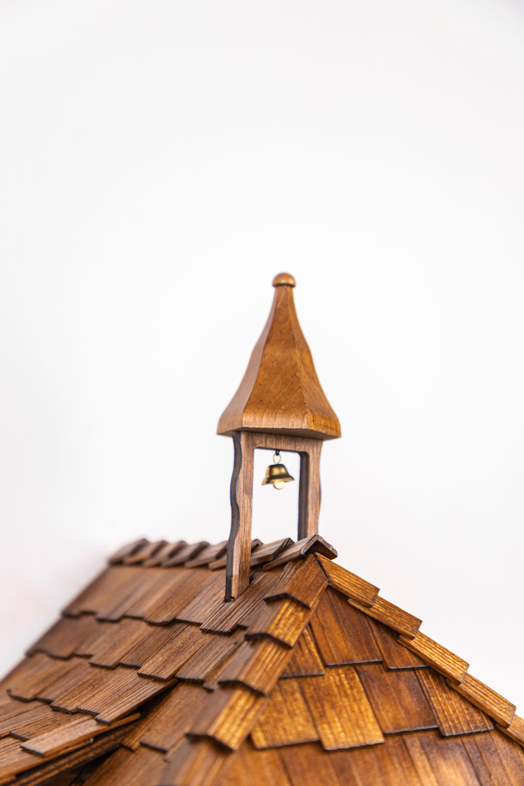 KQ 33 - Wood Cutter with Lady