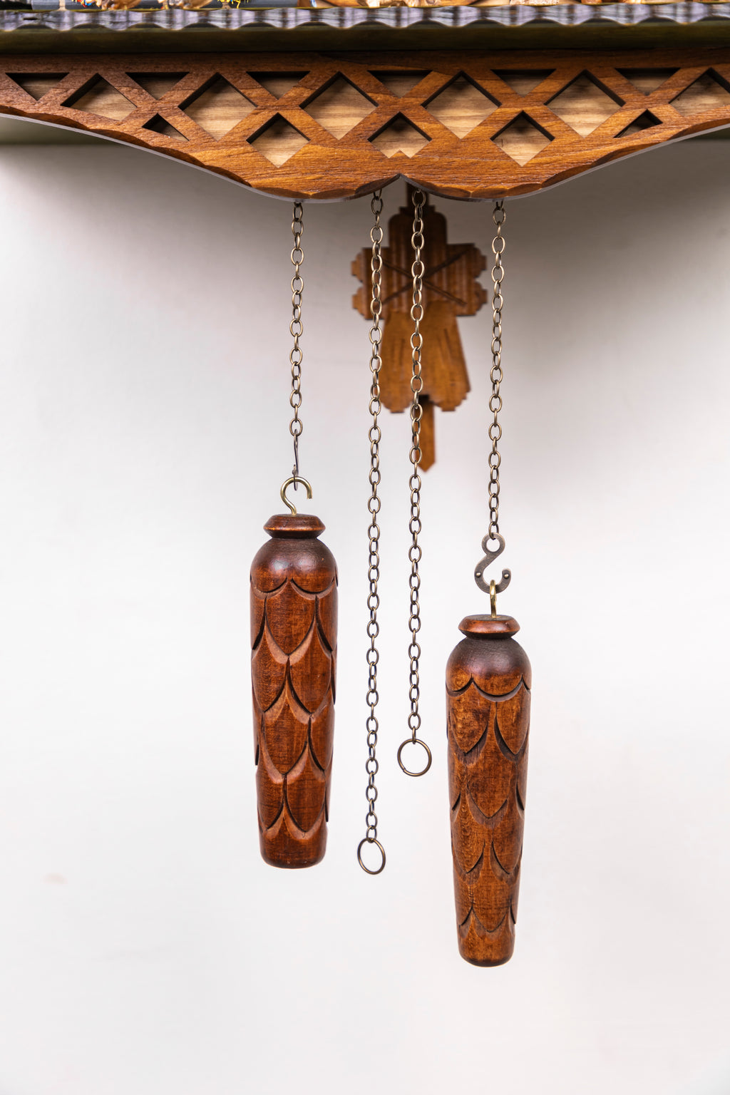 KQ 33 - Wood Cutter with Lady