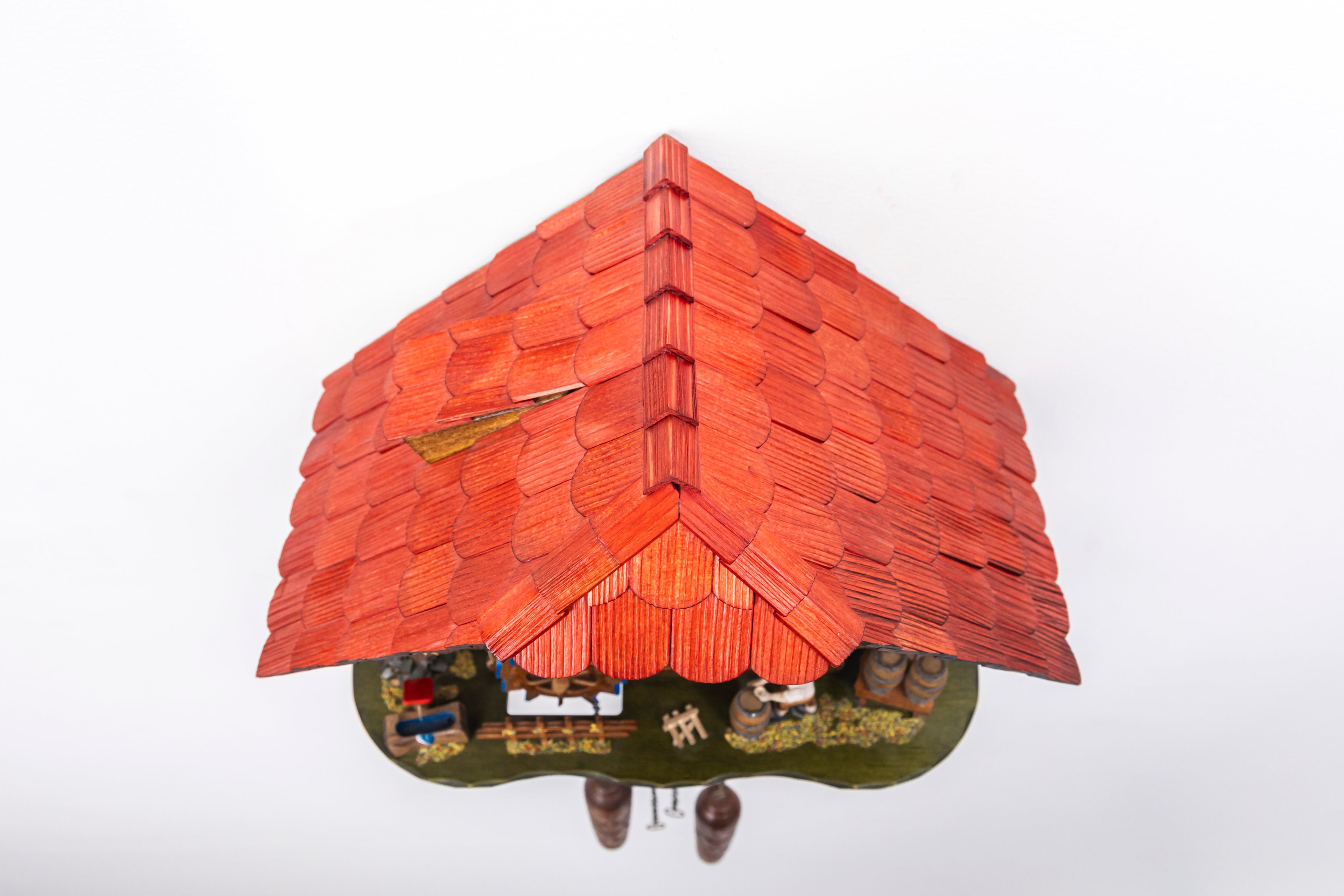 KQ 27- Wine Drinker with Red Roof