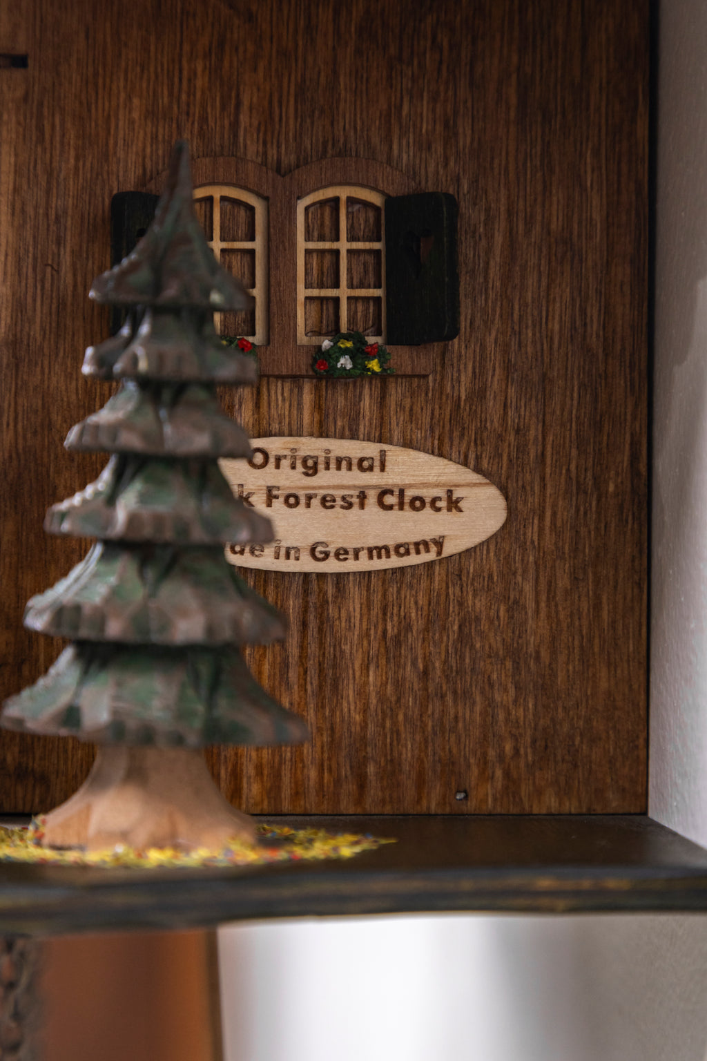 KQ 27- Wine Drinker with Red Roof