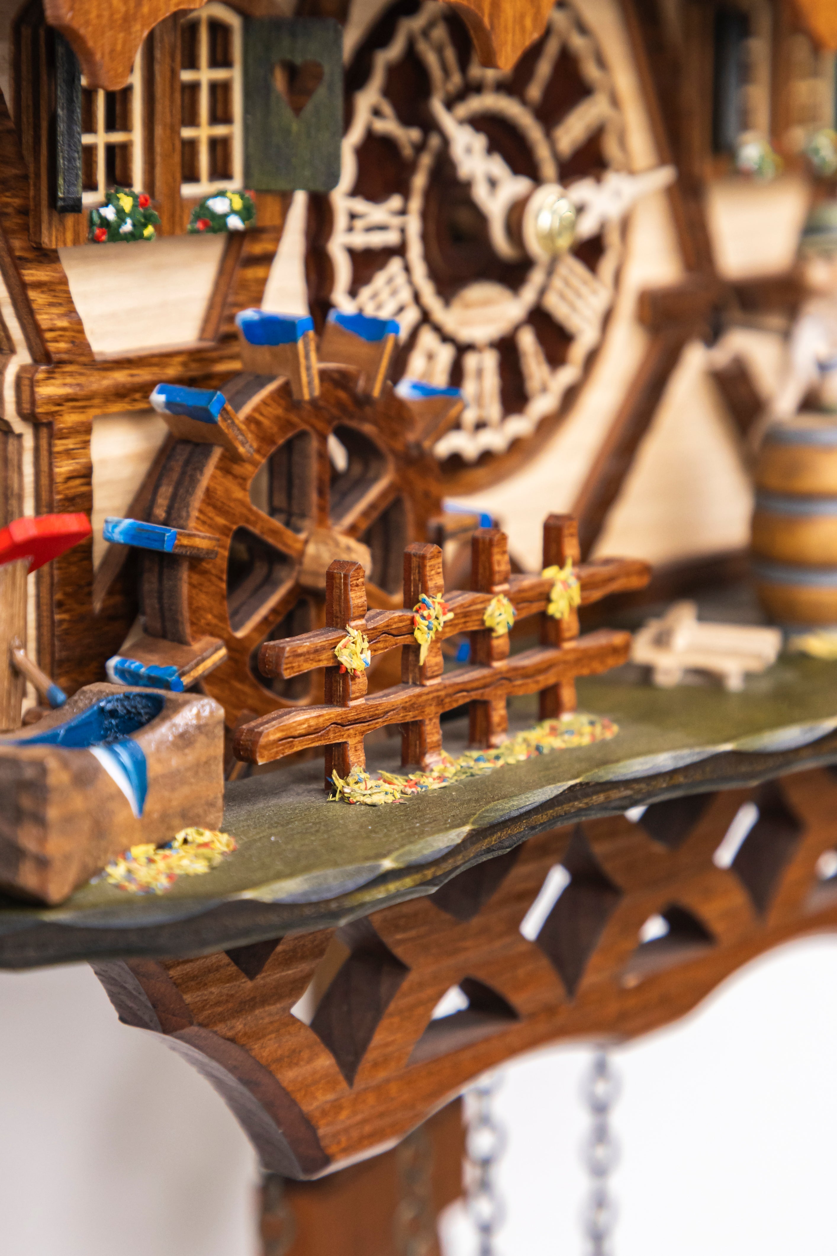 KQ 27- Wine Drinker with Red Roof